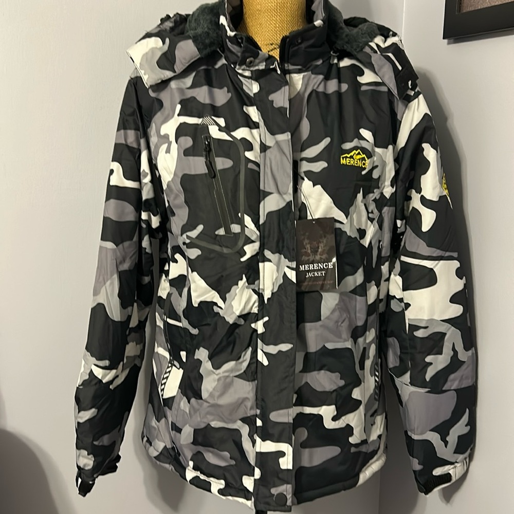 NWT Merence Camo Coat & NWT Vipper Gloves